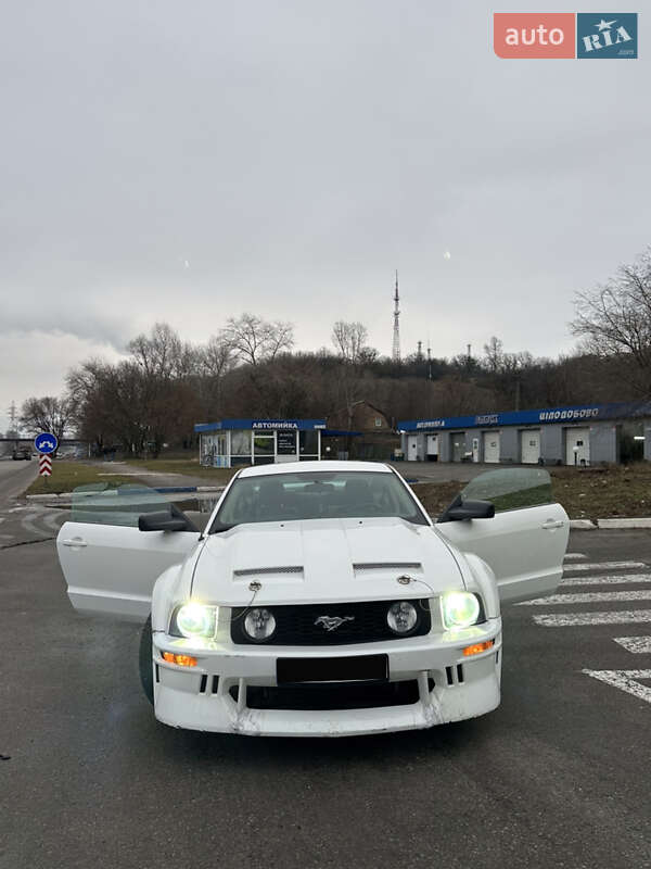Купе Ford Mustang 2008 в Києві