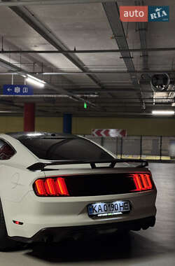 Купе Ford Mustang 2015 в Киеве