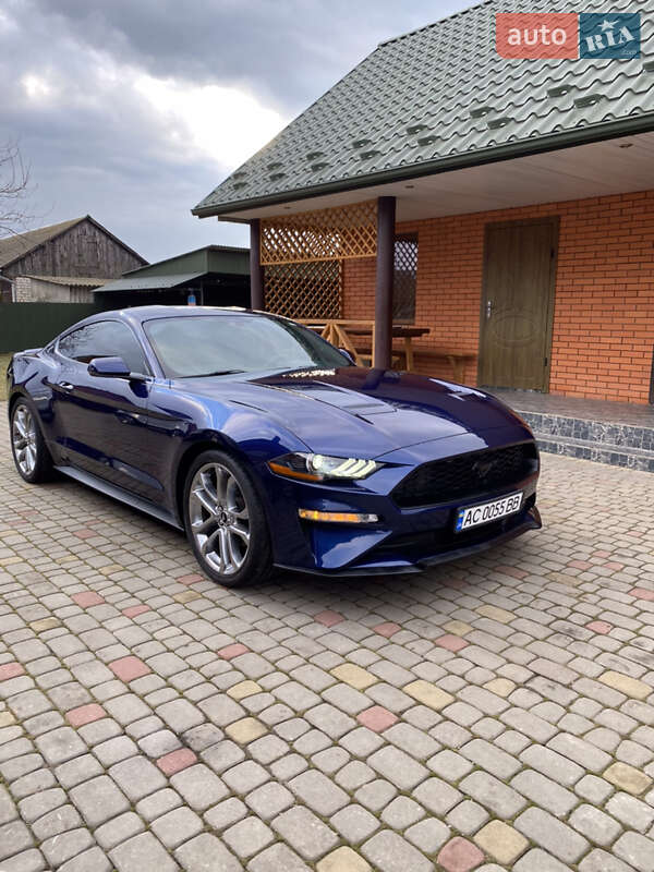 Купе Ford Mustang 2017 в 