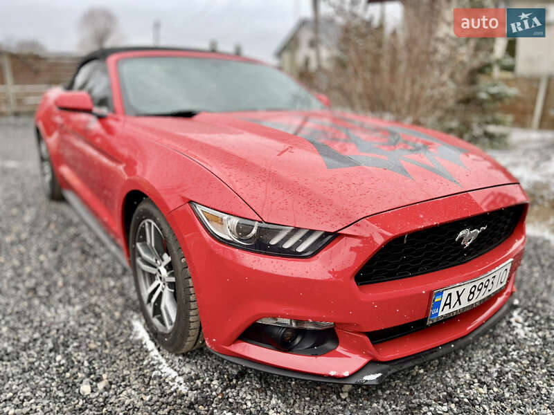 Кабриолет Ford Mustang 2015 в 