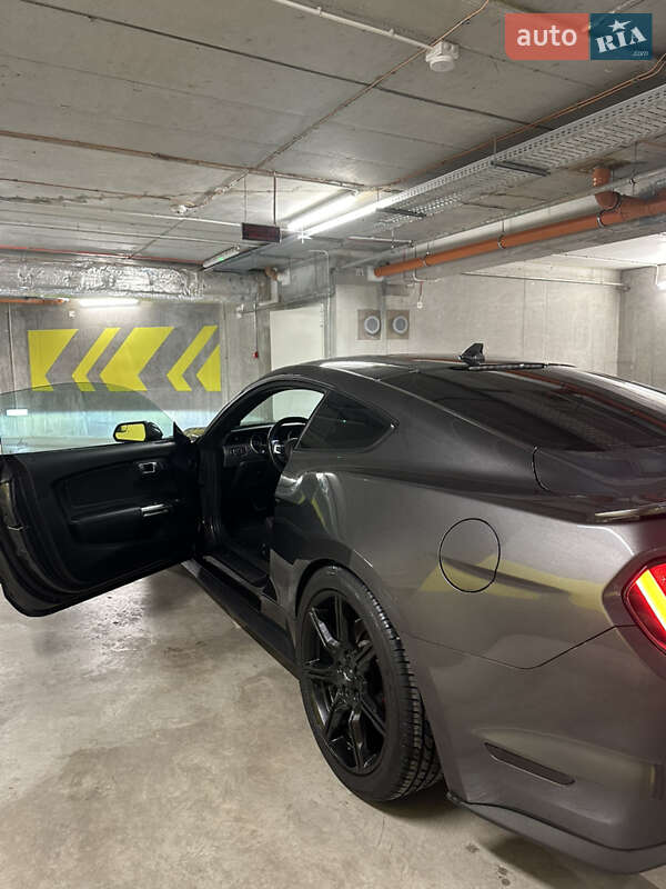 Купе Ford Mustang 2020 в Черновцах