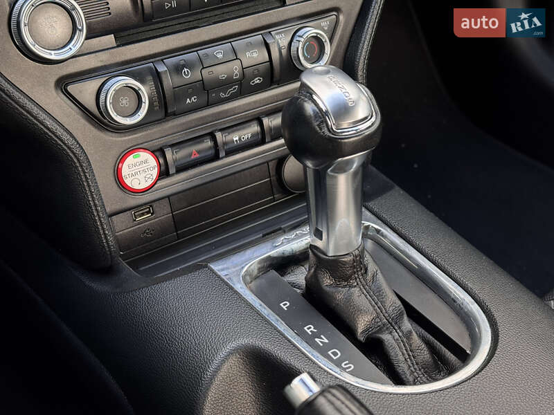 Купе Ford Mustang 2016 в Киеве