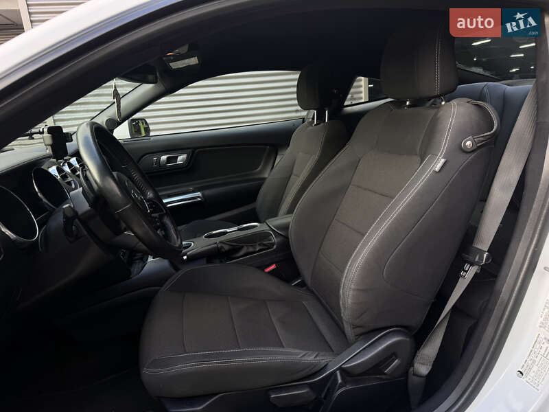 Купе Ford Mustang 2016 в Киеве