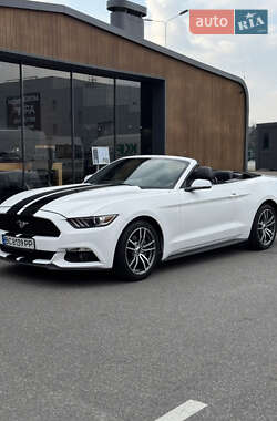 Кабриолет Ford Mustang 2016 в 
