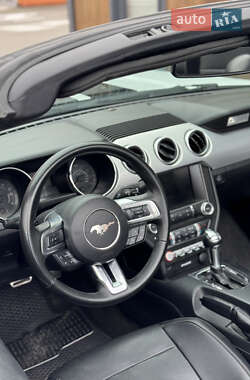 Кабриолет Ford Mustang 2016 в 