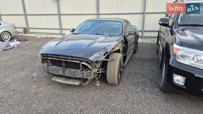 Купе Ford Mustang 2016 в Киеве
