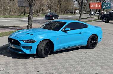 Купе Ford Mustang 2015 в 