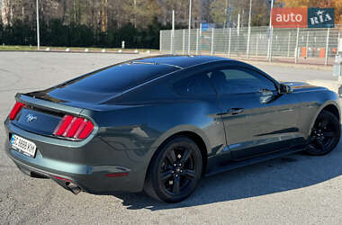 Купе Ford Mustang 2015 в 