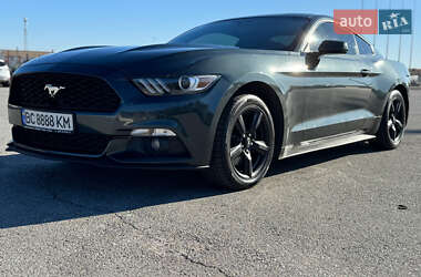 Купе Ford Mustang 2015 в 