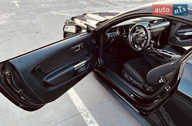 Купе Ford Mustang 2017 в 