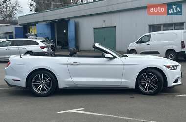 Кабриолет Ford Mustang 2016 в 