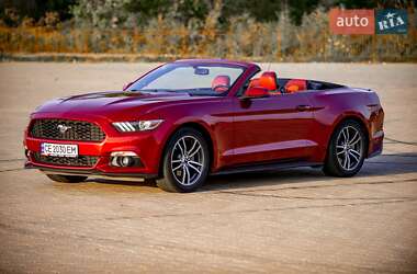 Кабриолет Ford Mustang 2016 в 
