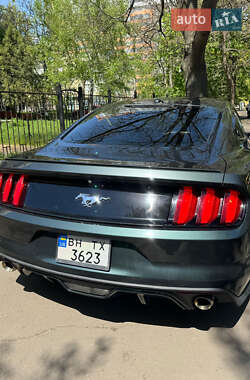 Купе Ford Mustang 2015 в 
