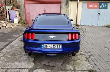 Купе Ford Mustang 2015 в 