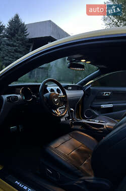 Купе Ford Mustang 2015 в 