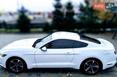 Купе Ford Mustang 2017 в 