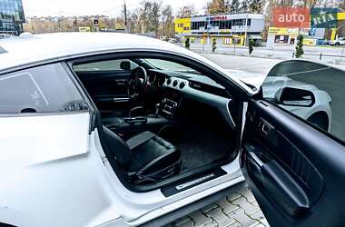Купе Ford Mustang 2017 в 