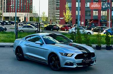 Купе Ford Mustang 2015 в 
