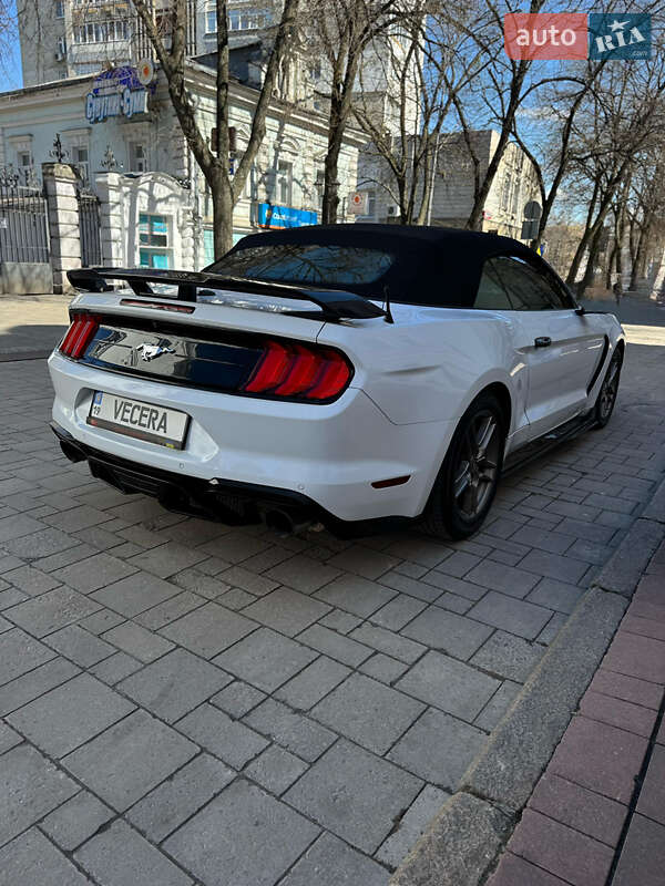 Кабриолет Ford Mustang 2018 в Сумах