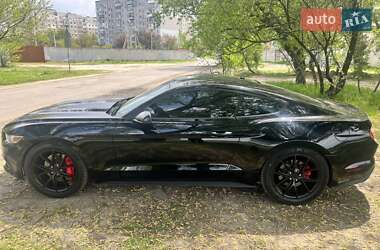 Купе Ford Mustang 2015 в 