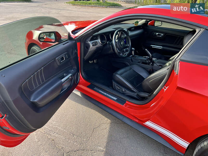 Купе Ford Mustang 2018 в Умани