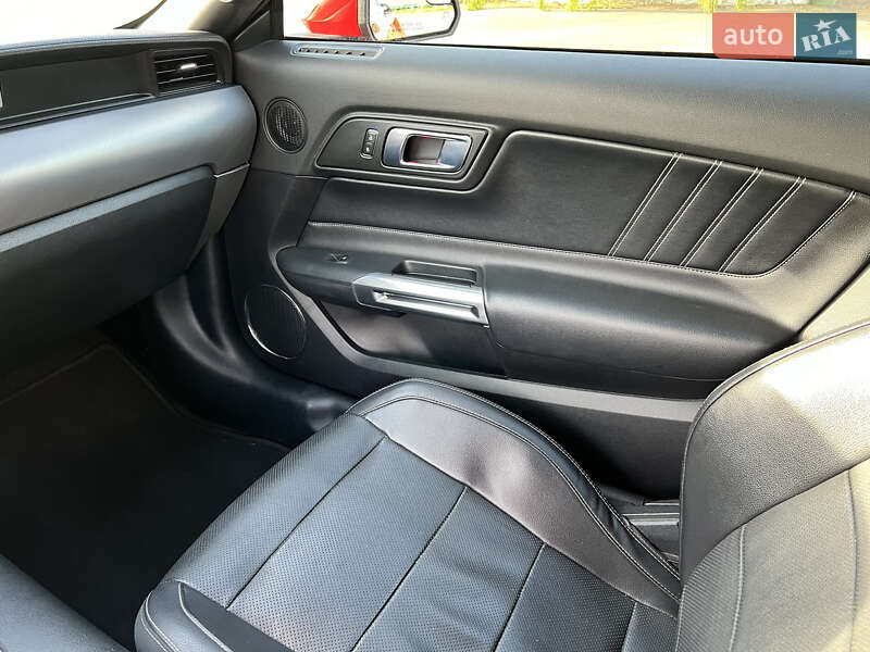 Купе Ford Mustang 2018 в Умани