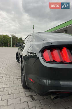 Купе Ford Mustang 2015 в 