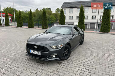 Купе Ford Mustang 2015 в 