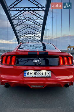 Купе Ford Mustang 2015 в 