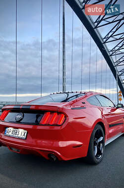 Купе Ford Mustang 2015 в 