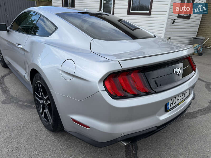 Купе Ford Mustang 2019 в Киеве фото 15 Купе Ford Mustang 2019 в Киеве