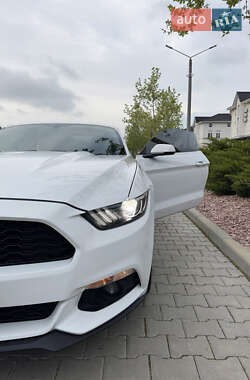 Купе Ford Mustang 2017 в 