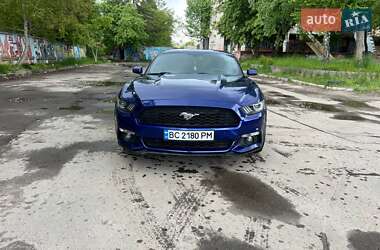 Купе Ford Mustang 2015 в 