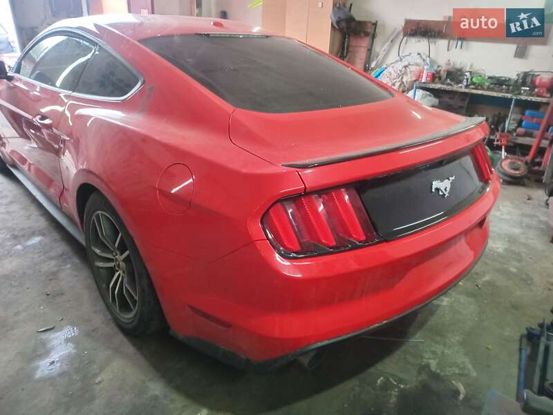 Купе Ford Mustang 2016 в 