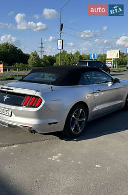 Кабриолет Ford Mustang 2015 в 