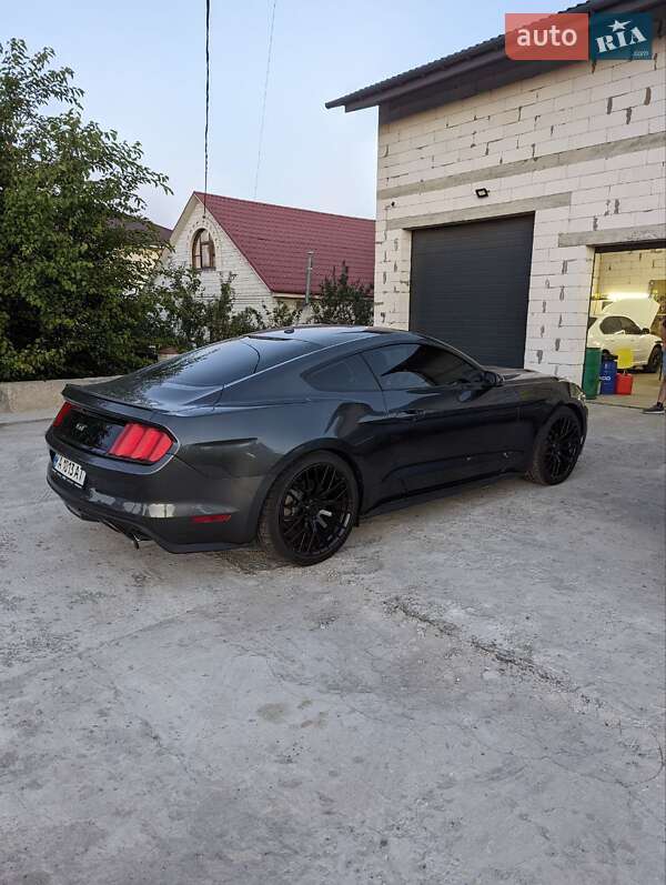 Купе Ford Mustang 2015 в Києві