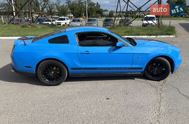 Купе Ford Mustang 2011 в 