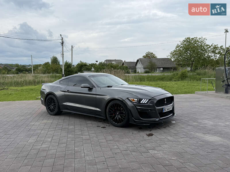 Купе Ford Mustang 2016 в Львове