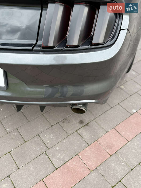 Купе Ford Mustang 2016 в Львове