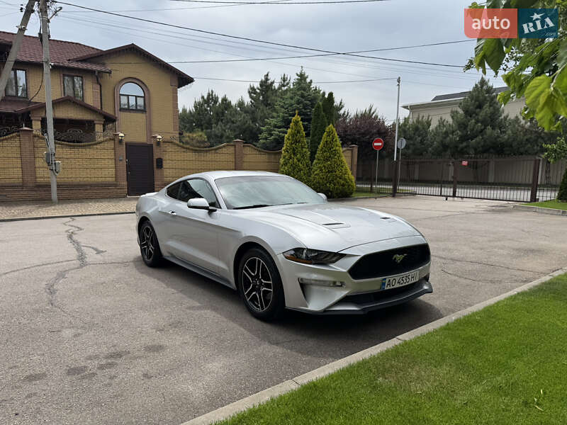 Купе Ford Mustang 2019 в Киеве фото 24 Купе Ford Mustang 2019 в Киеве