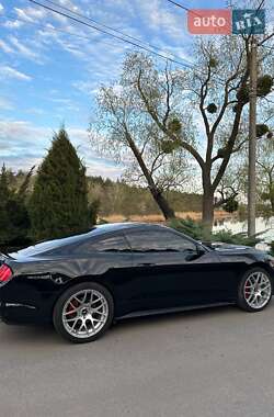Купе Ford Mustang 2015 в 
