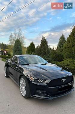 Купе Ford Mustang 2015 в 
