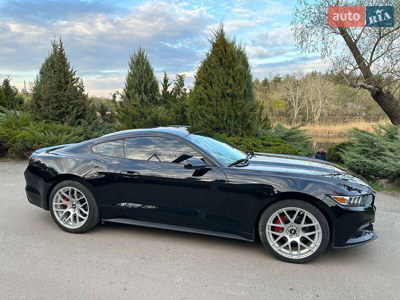 Купе Ford Mustang 2015 в Днепре