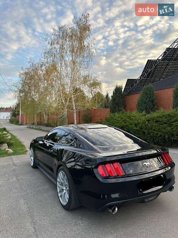 Купе Ford Mustang 2015 в Днепре