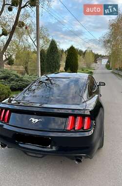 Купе Ford Mustang 2015 в 