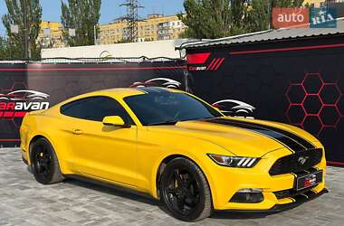 Купе Ford Mustang 2015 в 