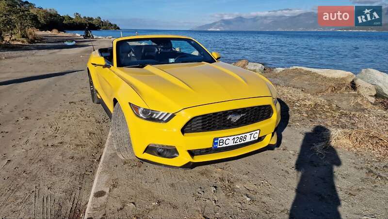 Кабриолет Ford Mustang 2015 в Киеве фото 8 Кабриолет Ford Mustang 2015 в Киеве