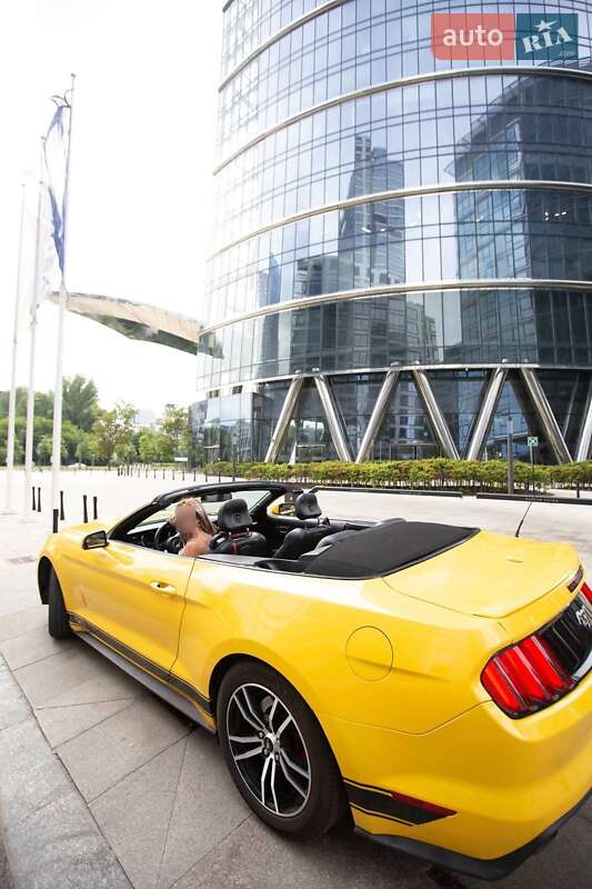 Кабриолет Ford Mustang 2015 в Киеве фото 11 Кабриолет Ford Mustang 2015 в Киеве
