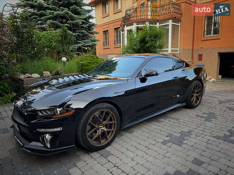 Купе Ford Mustang 2018 в 