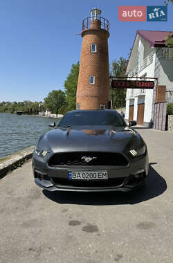 Купе Ford Mustang 2015 в 
